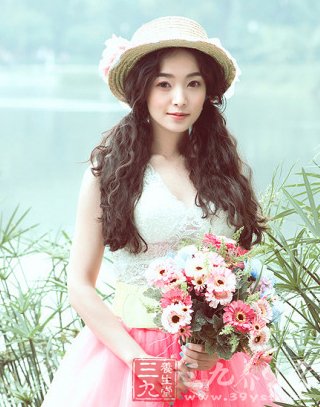 點(diǎn)擊將在新窗口查看全圖 中醫(yī)養(yǎng)生 巧用艾灸防肌膚老化